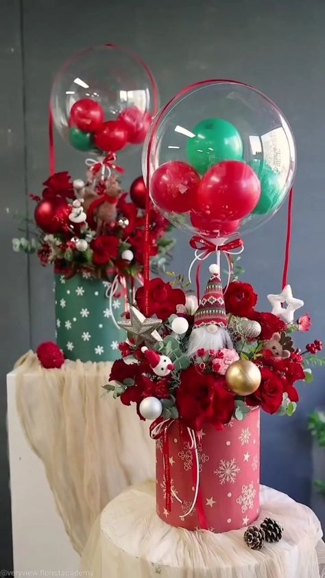 Roses Bouquet Gift, Hacks For Kids, Balloon Tree, Christmas Balloon Decorations, Christmas Candy Gifts, Ribbon Flower Tutorial, Chirstmas Gift, Balloon Box, Diy Gifts For Mom