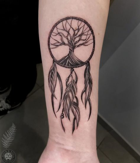 30+ Dream Catcher Tattoo Ideas for Men and Women - 100 Tattoos Dream Catcher Tattoo Ideas, Dream Catcher Tattoos, Tattoo Ideas For Guys, Horse Tattoo Design, Dream Catcher Tattoo Design, Native American Tattoo, Tattoos Butterfly, Native Tattoos, Dream Catcher Native American