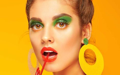 The Best 80s Makeup Trends 80s Makeup Trends, 80s Makeup Looks, 80’s Makeup, Golden Eyeshadow, 80s Makeup, Coral Lipstick, Metallic Lipstick, Metallic Lips, Makeup Icons