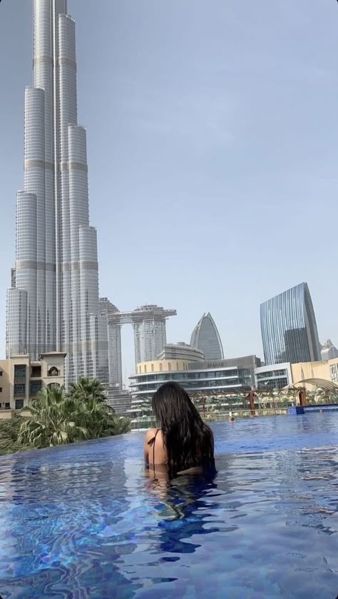 High End Lifestyle, Dubai Vacation, Luxury Couple, Dubai Aesthetic, Photography Club, Dubai City, New York City Travel, Beach House Design, Dubai Travel