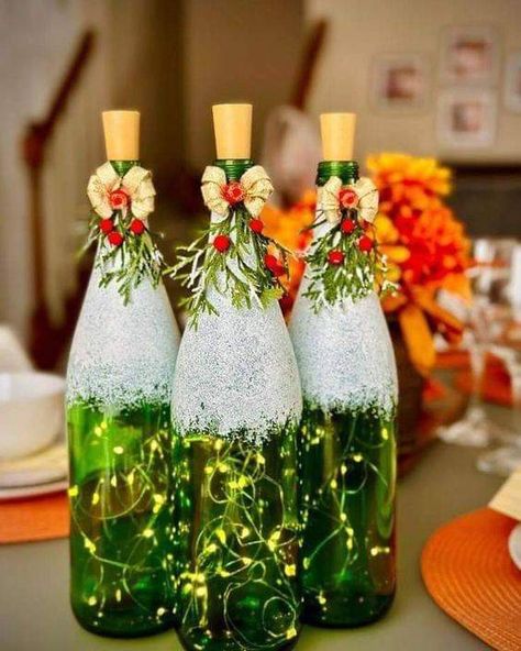 Green Wine Bottle Crafts, Christmas Bottle Ideas, Christmas Wine Bottles Diy, Bottle Crafts Christmas, Wine Bottle Crafts Christmas, Holiday Wine Bottles, Hand Painted Wine Bottles, Glass Bottle Diy, Christmas Wine Bottles