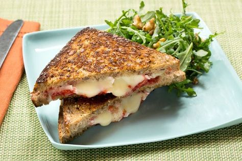 Recipe: Grilled Brie Cheese & Strawberry Jam Sandwiches with Arugula & Walnut Salad - Blue Apron Strawberry Brie, Grilled Brie, Chicken Pesto Panini, Pesto Panini, Panini Recipes, Gourmet Sandwiches, Chicken Pesto, Food Contest, Walnut Salad