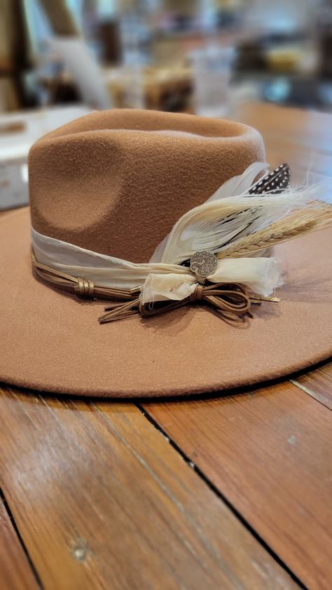 Rustler Hat Co Ideas, Hat Burning Ideas Simple, Diy Hatbands, Burnt Hats, Cowboy Hat Crafts, Working Equitation, Hat Burning, Custom Cowboy Hats, Western Photoshoot