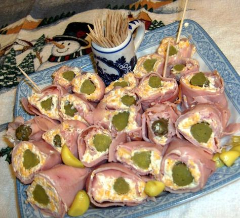 Easy Pickle-In-The-Middle Bologna Wrap Appetizers Recipe - Food.com - 206660 Wrap Appetizers, Appetizer Wraps, Bologna Recipes, Pickle Appetizers, Easy Pickle, Weekend Snacks, Ham Wraps, Taco Seasoning Mix, Homemade Ham