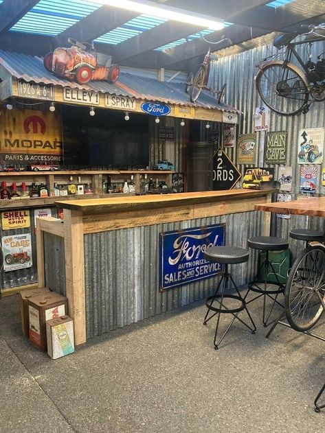 Garage Bar Ideas, Barn Bar, Sculpture Candle, Bar Deco, Tv Mounting, Rustic Brick, Bar Shed, 3 Man, Diy Home Bar