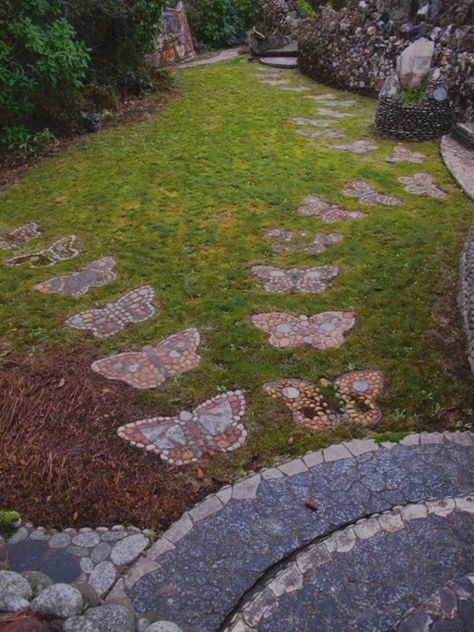 Moderne Have, River Rock Garden, Garden Stepping Stones, Garden Steps, Garden Care, Dream House Decor, Rock Garden, Garden Paths, Dream Garden