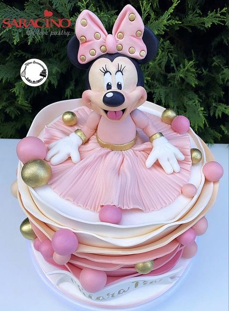 Minnie by Stefano Russomanno Cute Cakes Ideas, 1st Birthday Cake Ideas, Mini Mouse Birthday Cake, Γενέθλια Mickey Mouse, Desain Merek, Mickey And Minnie Cake, Mickey Mouse Birthday Cake, Minnie Mouse Birthday Party Decorations