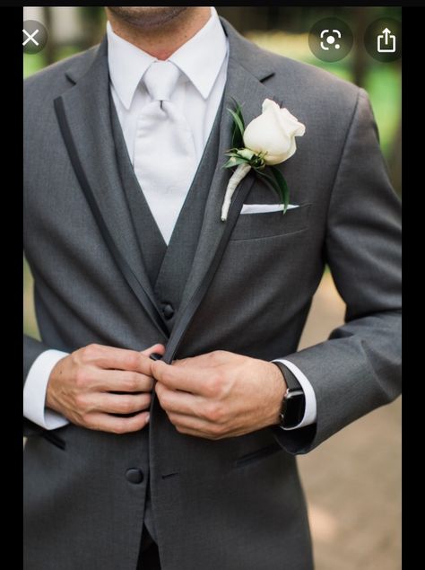 White Tuxedo Wedding, Wedding Suits Men Grey, Groomsmen Tuxedos, Groomsmen Grey, Grey Suit Wedding, How To Dress For A Wedding, Groom Tuxedo, Wedding Suits Groom, Groomsmen Suits