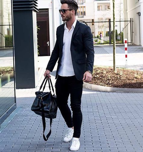 sports coat white shirt black pant man Jeans Outfit Men, Black Jeans Men, Black Jeans Outfit, Black Pants Men, White Shirt Men, Blazer Jeans, Mens Style Guide, Crisp White Shirt, Blazer With Jeans