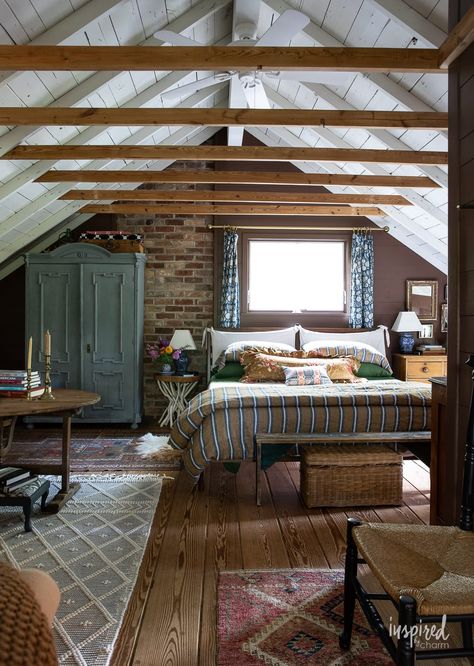 Cabin Cottage Bedroom, Cozy Cabin Bedrooms Vintage, Scottish Cottages Interior, Boho Cottage Interiors, Cottage House Interior Bedroom, Cottage Asethic Interior, Scotland Cottage Interior, Master Bedrooms Cottagecore, Cottagecore Beach House