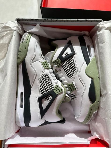 can someone please buy these for me 😭 Jordan 4 Olive Green Outfit, Jordan 4 Outfits, Glowup Aesthetic, Olive Green Outfit, Outfits Latina, Beauty Apps, Jordan 4 White, Beauty App, Clear Glowing Skin