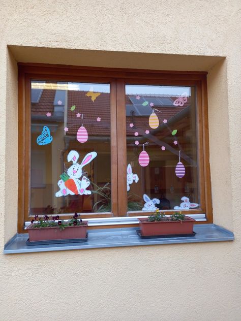 Window Decoration For Preschool, Easter Window Drawing Ideas, Easter Windows Paint, Window Preschool Decoration, Easter Window Display Paint, Silhouette Cameo Freebies, Zoo Animal Coloring Pages, Easter Classroom, Handmade Inspiration