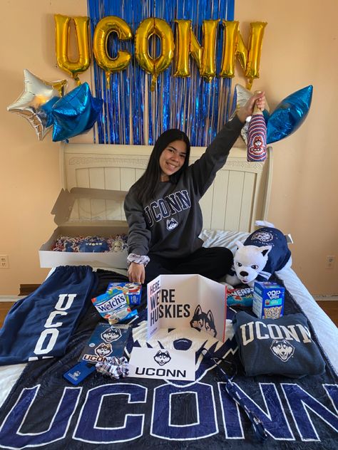 Uconn Bed Party, Unc College, College Bed, Bed Party, Goodbye Party, Outdoor Graduation Parties, Outdoor Graduation, College Bedding, College Acceptance