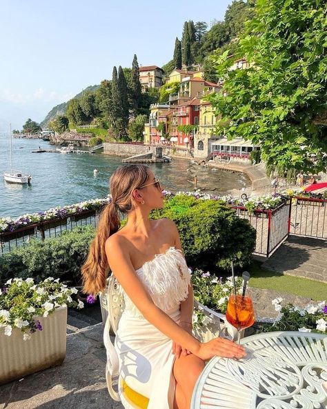 Lake Como Outfit, Lake Como Aesthetic, Lac Como, Villa Melzi, Villa Monastero, Villa Del Balbianello, Look Hippie Chic, Night Out Outfits, Milan Travel