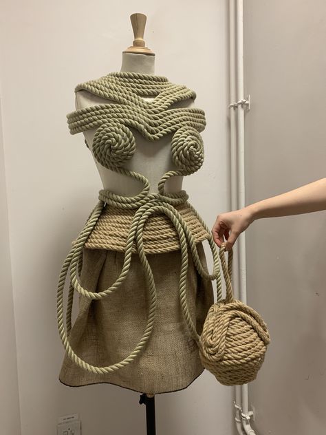 Rope Dress Haute Couture, Rope Fashion Design, Rope Outfit, Spiral Fashion, Deconstructed Dress, Sustainable Fashion Upcycling, Rope Sculpture, Rope Dress, Fashion Show Themes