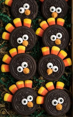 Oreo Candy Corn Turkey, Turkey Made Out Of Candy, Fun Fruit Appetizers, Thanksgiving Theme Snacks For Kids, Oreo Cookie Turkey Treats, Crafts With Candy Corn, Pre K Snacks Classroom, Candy Corn Food Ideas, Thanksgiving Activities For Nursing Home