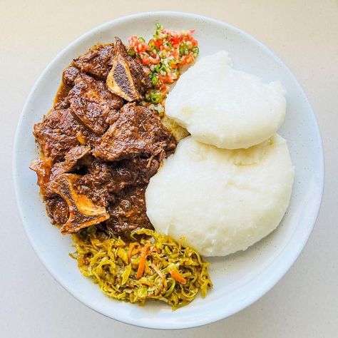 Zulu Food Recipes, Pap And Meat, Rwandan Food, Burundi Food, Catering Meals, Zulu Food, Zambian Food, Zulu Culture, South African Food