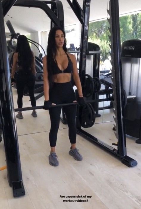 Kim Kardashian Workout Outfit, Kim K Workout, Kim Kardashian Exercise, Kim K Black Outfit, Kim Kardashian Leggings, Kim Kardashian Workout, Kim Kardashian All Black, Kardashian Workout, Yeezy Style