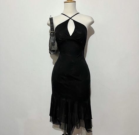 2000s Dresses, 00s Dress, October Fashion, Hollywood Dress, Prom Dress Inspiration, Black Party Dresses, 2000s Fashion Outfits, Versatile Outfits, 2000s Fashion