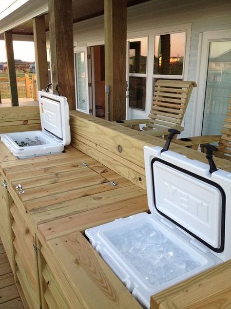 Amazing bar. Yeti coolers! Deck Bar, Outdoor Kitchen Countertops, Balcony Grill, Outdoor Kitchen Bars, Outdoor Patio Bar, Diy Room Divider, Backyard Bar, Built In Grill, Blue Kitchen