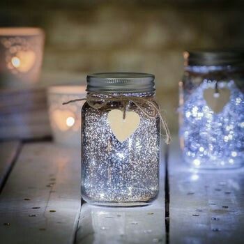 String Lights Outdoor Wedding, Christmas Glass Jars, Fireflies In A Jar, Painting Glass Jars, Starry Night Wedding, Sparkle Gift, Diy Jar Crafts, Mason Jar Crafts Diy, Night Wedding