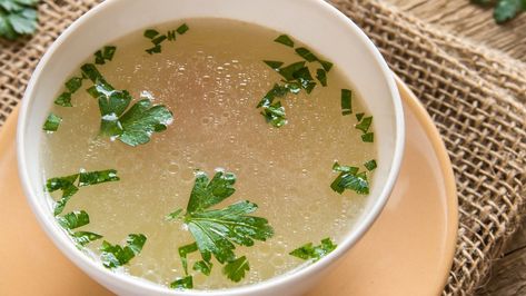 The Benefits of Vegetable Broth, aka "Magic Mineral Broth" | INTEGRIS Health Mineral Broth, Broth Benefits, Healthy Winter Recipes, Home Survival, Broth Diet, Bone Broth Diet, Perfect Roast Chicken, Low Calorie Soup, Bawang Bombay