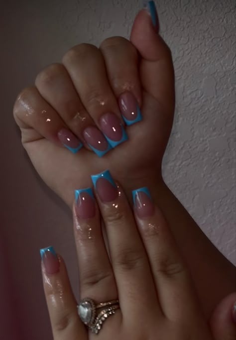 Medium Nail Set, Nails For Middle School, Back To School Nail Ideas, School Nail Ideas, Plain Acrylic Nails, Teal Acrylic Nails, Drippy Nails, Country Acrylic Nails, Acrylic Nail Inspiration