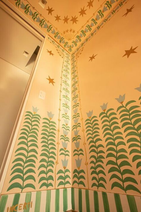 Bedroom Murals Aesthetic, Colorful Vintage Interior, Art Trends 2023 Painting, Ceiling Mural Ideas, Bathroom Mural Ideas, Mural Bathroom, Ceiling Mural, Bathroom Mural, Interior Murals