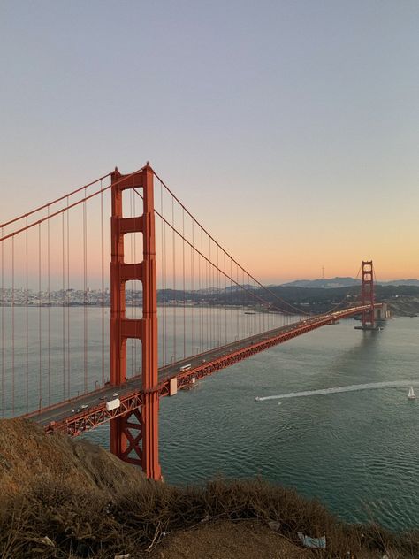 Golden Gate Bridge at sunset golden hour Iphone Wallpaper Hd Original, Golden Bridge, Sf Wallpaper, Golden Gate Bridge Illustration, Golden Gate Bridge Sunset, Vinyl Room, Golden Gate Bridge At Night, Golden Gate Bridge Painting, Insta Snap