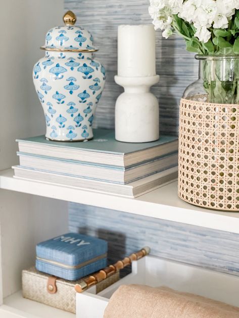 Grandmillenial Shelf Styling, Coastal Grandmother Office, Bookshelves Styling, Bookcases Ideas, Styling Bookshelves, Dana Gibson, Shelf Decor Living Room, White Bookshelves, Styling Shelves