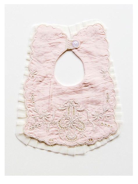 Heirloom Baby Gifts, Crochet Baby Bibs, Lace Apron, Diy Baby Clothes, Floral Apron, Baby Sewing Projects, Linens And Lace, Homemade Baby, Baby Christening