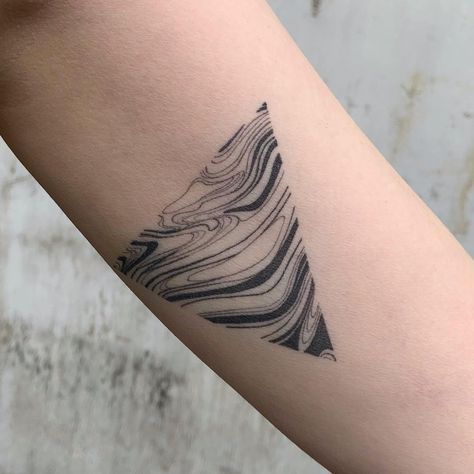 Underwater Tattoo, Neon Tattoo, Map Tattoos, Water Tattoo, Tattoo Inspiration Men, Metal Tattoo, Hand Poked Tattoo, Latest Tattoos, Incredible Tattoos