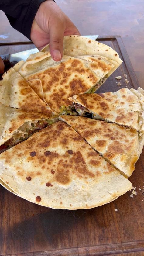 Carne asada quesadilla | Cwfire Short food vids | Cwfire Short food vids · Original audio Kimchi Recipe, Food Vids, Carne Asada, Quesadillas, Kimchi, Easy Meals, Audio