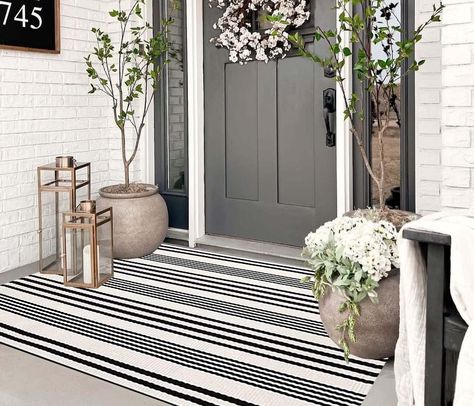 Black And White Outdoor Rug, Front Porch Rug, Front Door Rugs, House Front Porch, Farmhouse Entryway, Porch Rug, Front Door Rug, Farmhouse Porch, Layered Rugs