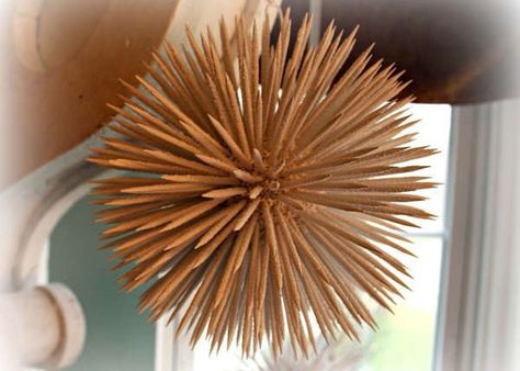 Tooth Pick Crafts, Dollar Tree Christmas Decorations, Christmas Decor Craft Ideas, Toothpick Crafts, Christmas Snowflakes Wreath, Christmas Decor Craft, Diy Christmas Decorations Dollar Store, Nye Decorations, Classy Christmas Decor