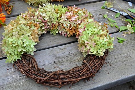 Hydrangea Wreath Diy Autumn, How To Make A Hydrangea Wreath, Hydrangea Christmas Wreath, Hydrangea Wreaths For Front Door, Dried Hydrangea Wreath, Autumn Hydrangea, Hydrangea Diy, Hydrangea Wreath Diy, Hydrangea Door Wreath