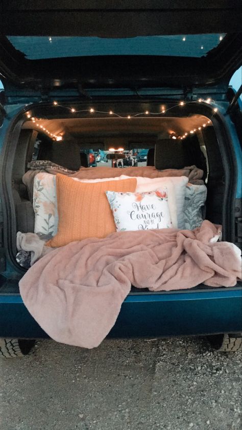 Camping Date, Dream Dates, Cute Date Ideas, Fun Sleepover Ideas, Dream Date, Drive In Movie, Summer Plans, Summer Goals, Cars Movie