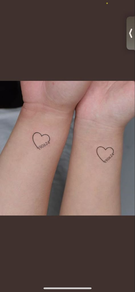 Simple Date Tattoo Ideas, Small Dates Tattoo, Heart With Wedding Date Tattoo, Matching Birth Year Tattoos, Tattoo Idea With Dates, Wedding Dates Tattoo Ideas, Small Tattoo Ideas Matching Best Friends, Cute Date Tattoo Ideas, Wrist Date Tattoos For Women