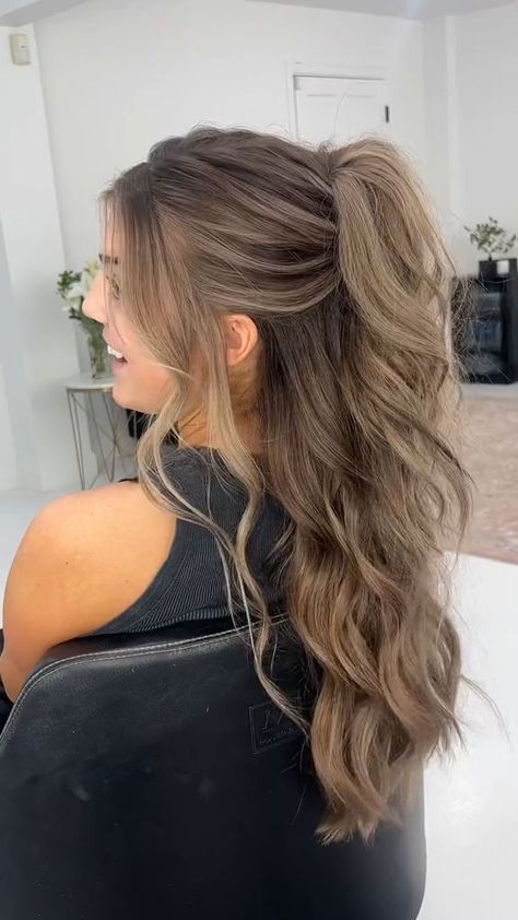 2024 Hair Color, Tik Tok Video, Hairstyles Tutorial, Curly Hair Inspiration, Prom Hairstyles, Hair Color Trends, Brunette Hair, Color Trends, Over 40