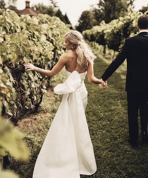 Vineyard Engagement Photos, Vineyard Wedding Dress, Winery Wedding Photos, Tuscan Inspired Wedding, How To Dress For A Wedding, Wedding Portrait Poses, Tuscan Inspired, Tuscan Wedding, Cleveland Wedding