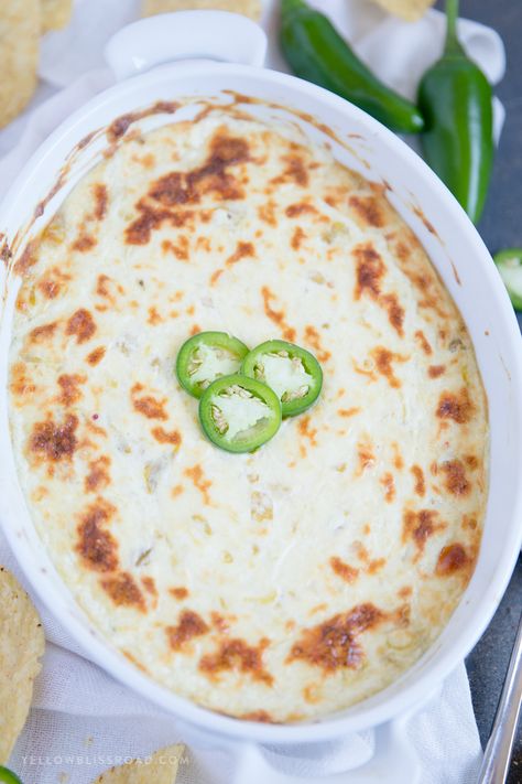 Baked Queso, Queso Blanco Dip, White Cheese Dip, White Queso Dip, Dip Recipes Appetizers, Queso Dip Recipes, Healthy Superbowl Snacks, Mexican Appetizers, Meatless Main Dishes