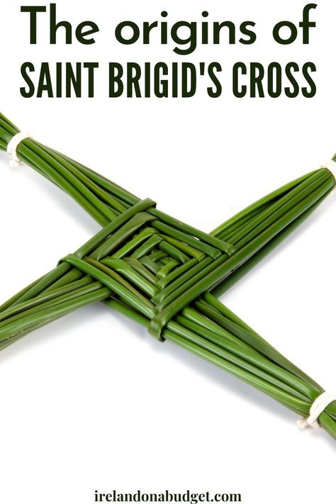 a green cross Saint Brigid Of Kildare, Brigid Cross, St Brigid Of Ireland, Irish Homes, Saint Brigid, St Brigid Cross, Brigid's Cross, St Bridget, Celtic Christmas