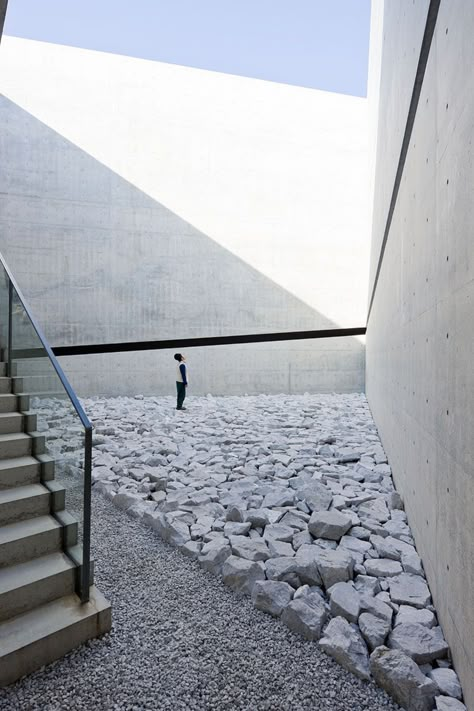 Chichu Art Museum by Tadao Ando Tadao Ando Chichu Art Museum, Chichu Art Museum Tadao Ando, Tadao Ando Interior, Tadao Ando Museum, Sanctuary Architecture, Mos Architects, Chichu Art Museum, Tadao Ando Architecture, Iwan Baan