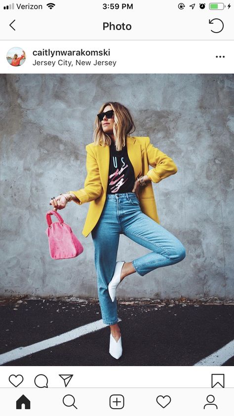 Bright Blazer Outfit, Bright Blazer, Blazer Casual, 2022 Style, Mode Turban, Yellow Blazer, Work Chic, Bright Winter, Blazer Outfit