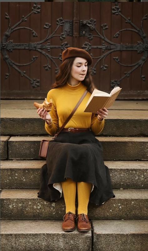 Wes Anderson Outfits, Geek Chic Outfits, Librarian Style, Librarian Chic, Retro Looks, Classic Style Outfits, Magical Winter, Boho Style Outfits, Adventure Outfit