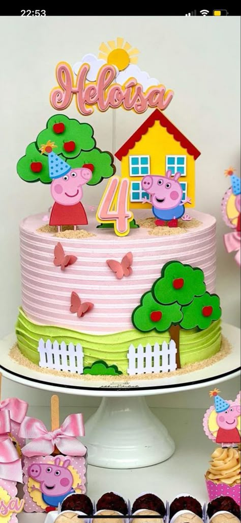 Peppa Pig Theme Cake, Peppa Pig Cake Ideas, Tortas Peppa Pig, Peppa Cake, Bolo Da Peppa Pig, Pig Birthday Decorations, Peppa Pig Birthday Decorations, Peppa Pig Birthday Cake, Pig Birthday Cakes