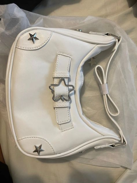 White Star Bag Cute Y2k Bags, White Bag Aesthetic, Cute Bags And Purses, Handbags Cute, Star Handbag, Star Bags, Shoulder Bag Aesthetic, Y2k Bags, Y2k Handbag