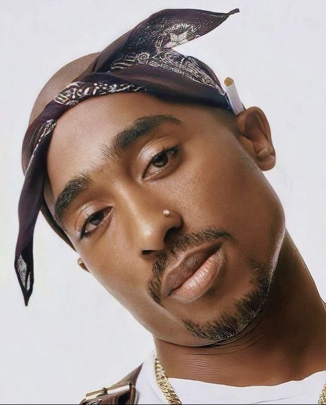 Tupac Photos, Tupac Pictures, Prince Tribute, Famous Portraits, Gangsta Rap, Tupac Shakur, Celebrity Portraits, Tupac, Interesting Faces