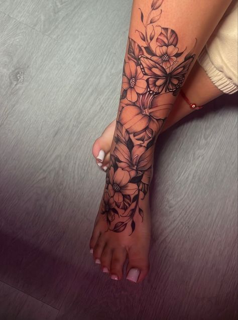 Pretty Tattoo Ideas, Cute Foot Tattoos, Arm Sleeve Tattoos For Women, Ankle Tattoos For Women, Pretty Hand Tattoos, Foot Tattoos For Women, Forearm Tattoo Women, Tattoos For Black Skin, Leg Tattoos Women