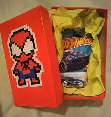 30 REGALOS PARA TU NOVIO - Fire Away Paris Spiderman Gifts For Boyfriend, Cute Anniversary Gifts, Spiderman Gifts, Spiderman Theme, Birthday Gifts For Boyfriend Diy, Bf Gifts, Creative Gifts For Boyfriend, Cute Couple Gifts